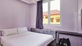 <b>ibis budget Singapore Pearl Hotel Room</b>. Images powered by <a href="https://iceportal.shijigroup.com/" title="IcePortal" target="_blank">IcePortal</a>.