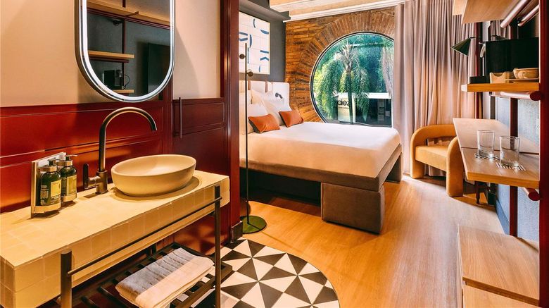 <b>Tribe Medellin Room</b>. Images powered by <a href="https://iceportal.shijigroup.com/" title="IcePortal" target="_blank">IcePortal</a>.