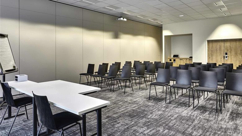 <b>Ibis Styles La Roche-sur-Yon Meeting</b>. Images powered by <a href="https://iceportal.shijigroup.com/" title="IcePortal" target="_blank">IcePortal</a>.