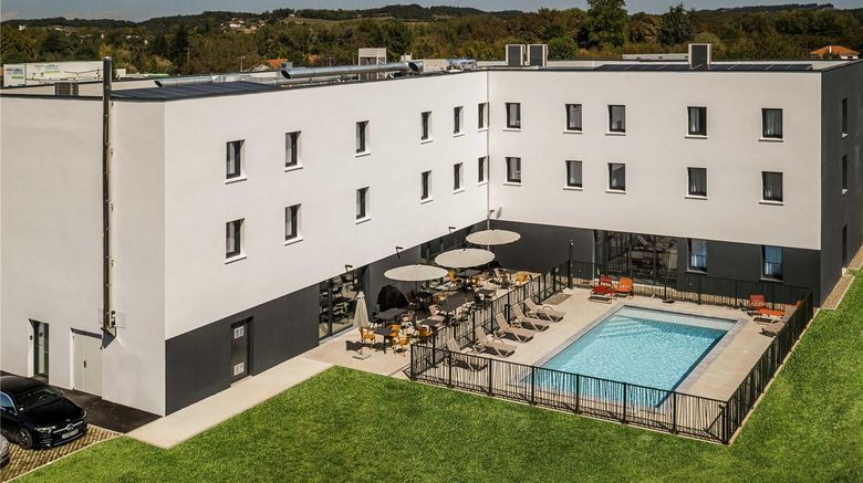 <b>greet hotel Orthez Bearn Pool</b>. Images powered by <a href="https://iceportal.shijigroup.com/" title="IcePortal" target="_blank">IcePortal</a>.