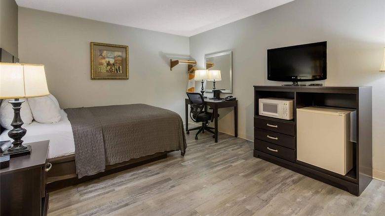 <b>Econo Lodge Inn & Suites Room</b>. Images powered by <a href="https://iceportal.shijigroup.com/" title="IcePortal" target="_blank">IcePortal</a>.