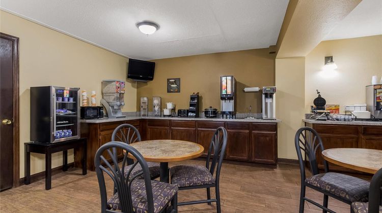 Econo Lodge Inn & Suites Restaurant