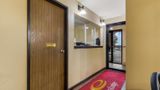 <b>Econo Lodge Inn & Suites Lobby</b>. Images powered by <a href="https://iceportal.shijigroup.com/" title="IcePortal" target="_blank">IcePortal</a>.