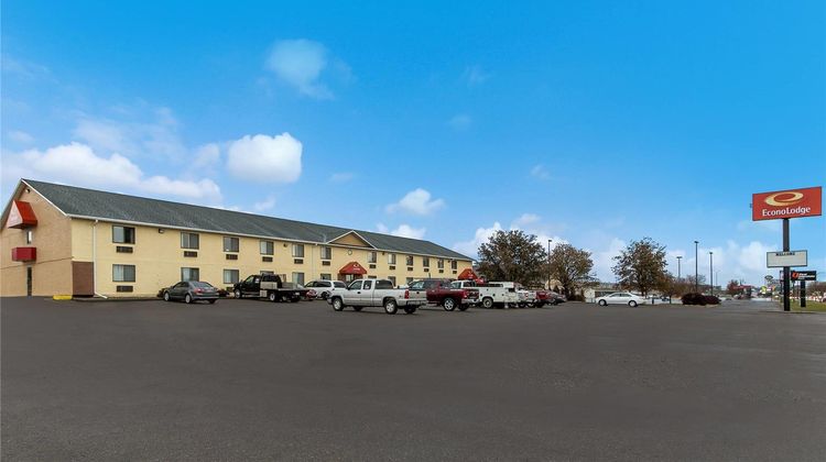 Econo Lodge Inn & Suites Exterior