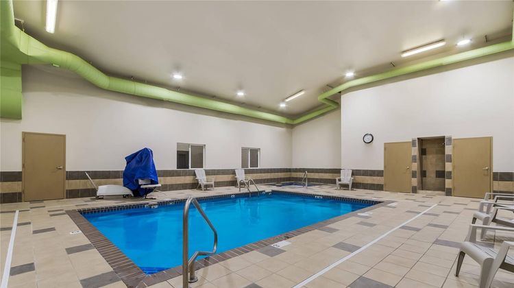 Econo Lodge Inn & Suites Pool