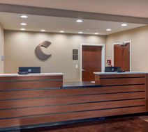 Comfort Inn & Suites Charlottesville Lobby