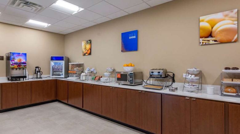 <b>Comfort Inn & Suites Charlottesville Restaurant</b>. Images powered by <a href="https://iceportal.shijigroup.com/" title="IcePortal" target="_blank">IcePortal</a>.