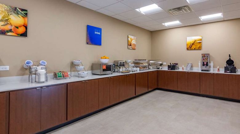 <b>Comfort Inn & Suites Charlottesville Restaurant</b>. Images powered by <a href="https://iceportal.shijigroup.com/" title="IcePortal" target="_blank">IcePortal</a>.