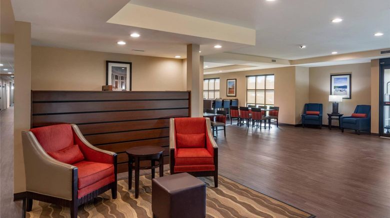 <b>Comfort Inn & Suites Charlottesville Lobby</b>. Images powered by <a href="https://iceportal.shijigroup.com/" title="IcePortal" target="_blank">IcePortal</a>.