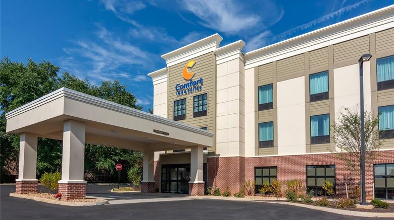 <b>Comfort Inn & Suites Charlottesville Exterior</b>. Images powered by <a href="https://iceportal.shijigroup.com/" title="IcePortal" target="_blank">IcePortal</a>.