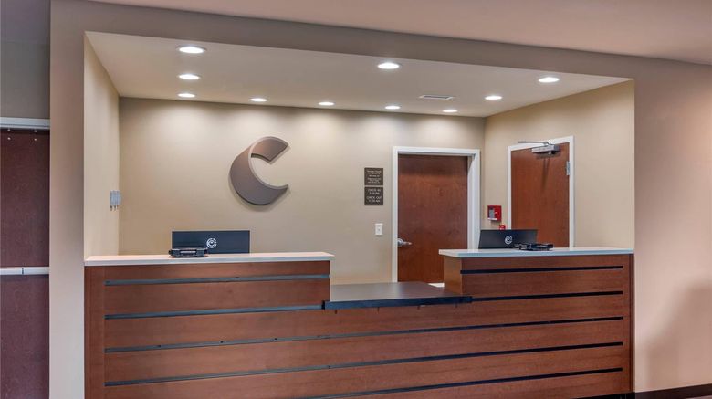 <b>Comfort Inn & Suites Charlottesville Lobby</b>. Images powered by <a href="https://iceportal.shijigroup.com/" title="IcePortal" target="_blank">IcePortal</a>.