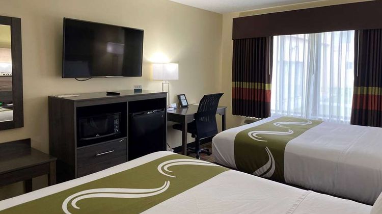 AmericInn by Wyndham Fort Atkinson Room