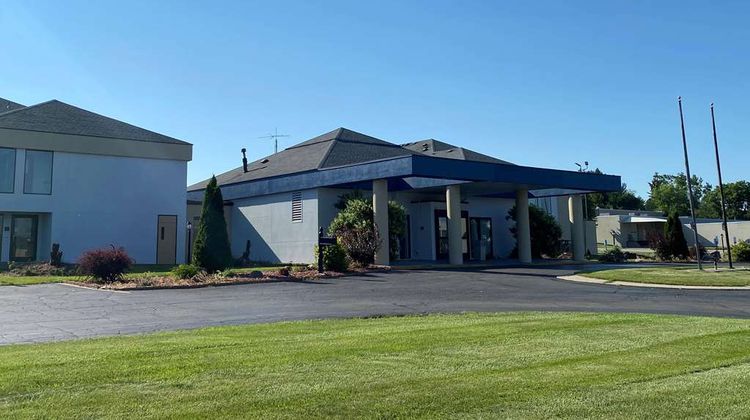 AmericInn by Wyndham Fort Atkinson Exterior