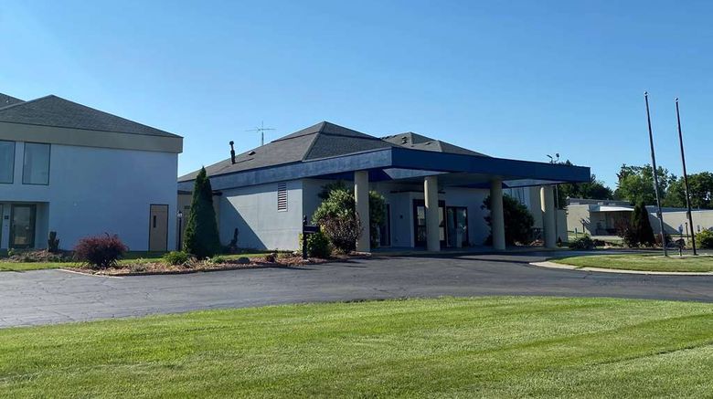 <b>AmericInn by Wyndham Fort Atkinson Exterior</b>. Images powered by <a href="https://iceportal.shijigroup.com/" title="IcePortal" target="_blank">IcePortal</a>.