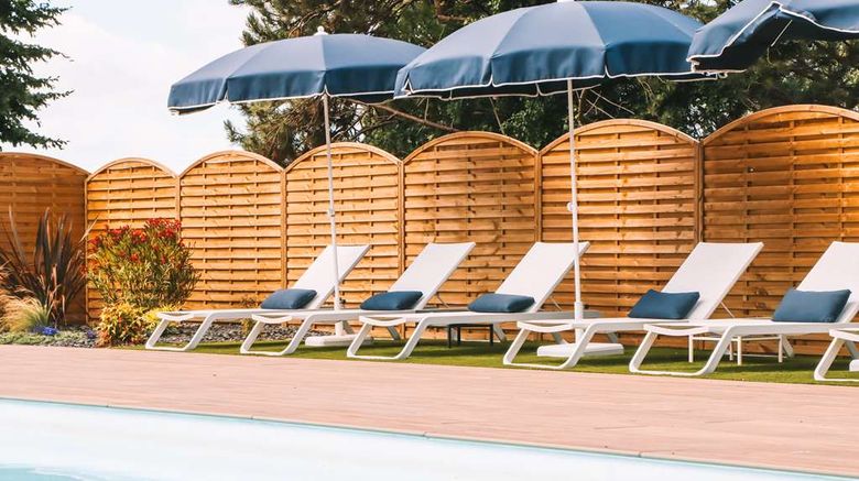 <b>Les Jardins de Deauville Pool</b>. Images powered by <a href="https://iceportal.shijigroup.com/" title="IcePortal" target="_blank">IcePortal</a>.