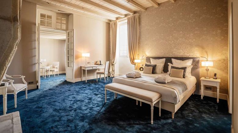 <b>Abbaye de Villeneuve Suite</b>. Images powered by <a href="https://iceportal.shijigroup.com/" title="IcePortal" target="_blank">IcePortal</a>.