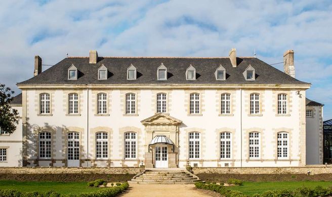 Abbaye de Villeneuve Exterior