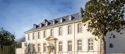 Abbaye de Villeneuve Exterior