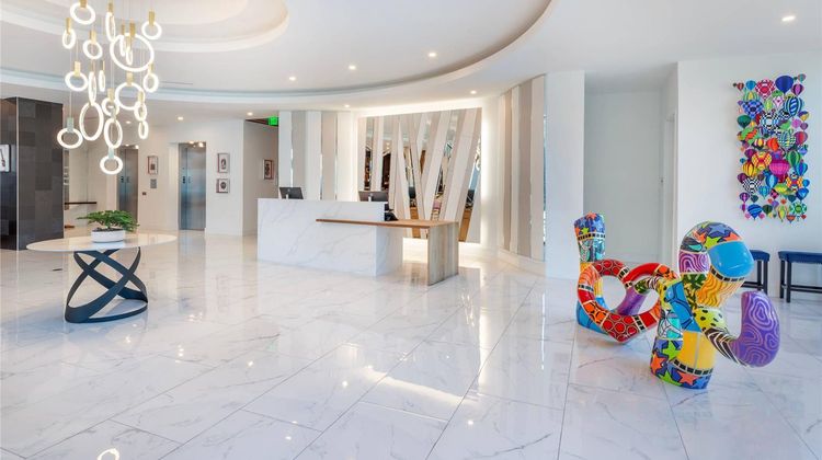 Cambria Hotel Waco University Riverfront Lobby