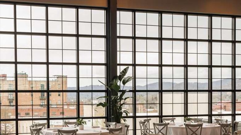 <b>The Restoration Asheville Ballroom</b>. Images powered by <a href="https://iceportal.shijigroup.com/" title="IcePortal" target="_blank">IcePortal</a>.