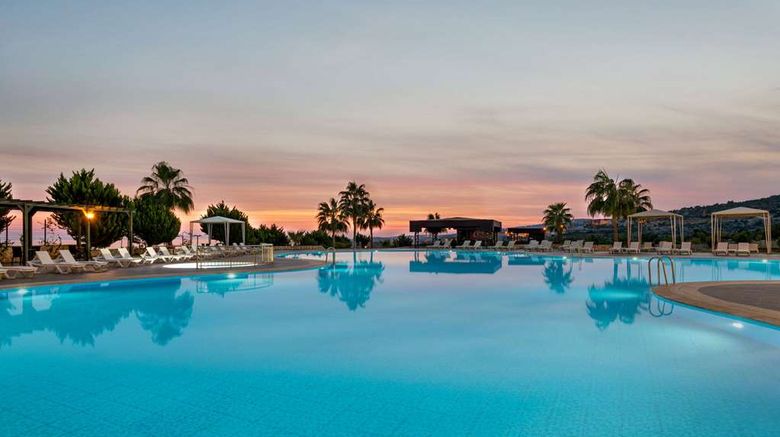 <b>Ramada Resort By Wyndham Kizkalesi Pool</b>. Images powered by <a href="https://iceportal.shijigroup.com/" title="IcePortal" target="_blank">IcePortal</a>.