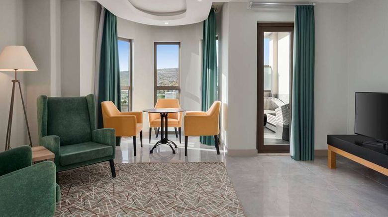 <b>Ramada Resort By Wyndham Kizkalesi Suite</b>. Images powered by <a href="https://iceportal.shijigroup.com/" title="IcePortal" target="_blank">IcePortal</a>.