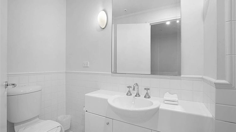 Comfort Apartments Melbourne Central Suite