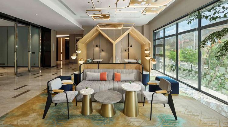Hilton Garden Inn Lhasa Lobby