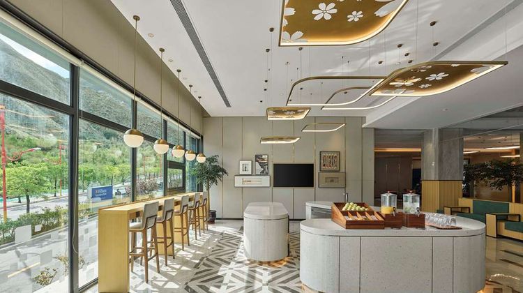 Hilton Garden Inn Lhasa Lobby
