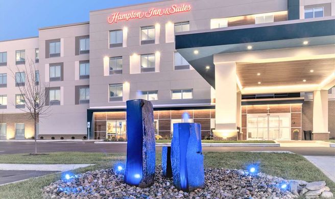 Hampton Inn Suites Cincinnati West Exterior