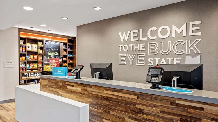 Hampton Inn Suites Cincinnati West Lobby