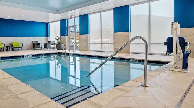 Hampton Inn Suites Cincinnati West Pool