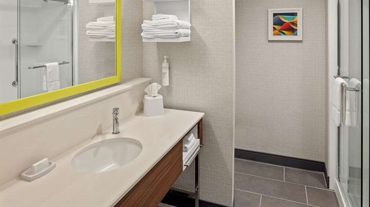 Hampton Inn Suites Cincinnati West Room