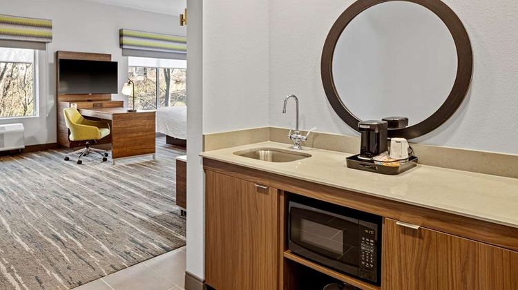 Hampton Inn Suites Cincinnati West Room