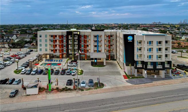 Tru by Hilton Galveston Exterior
