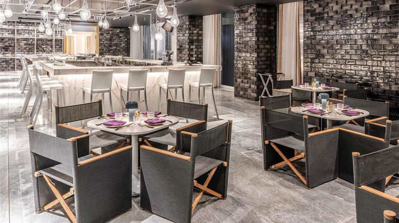 <b>Fairmont Doha Restaurant</b>. Images powered by <a href="https://iceportal.shijigroup.com/" title="IcePortal" target="_blank">IcePortal</a>.