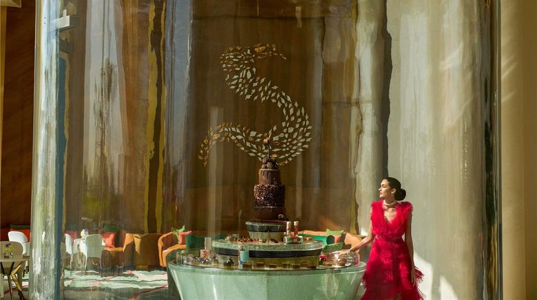 <b>Fairmont Doha Restaurant</b>. Images powered by <a href="https://iceportal.shijigroup.com/" title="IcePortal" target="_blank">IcePortal</a>.