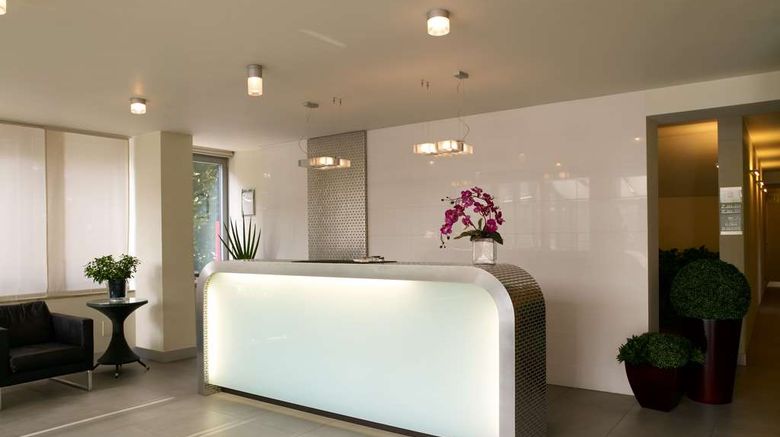 <b>Hotel Montini Linate Lobby</b>. Images powered by <a href="https://iceportal.shijigroup.com/" title="IcePortal" target="_blank">IcePortal</a>.