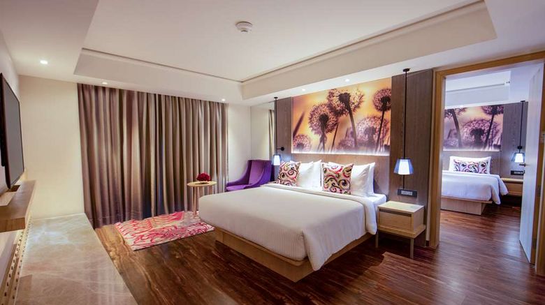 <b>The Gaurs Sarovar Premiere Room</b>. Images powered by <a href="https://iceportal.shijigroup.com/" title="IcePortal" target="_blank">IcePortal</a>.