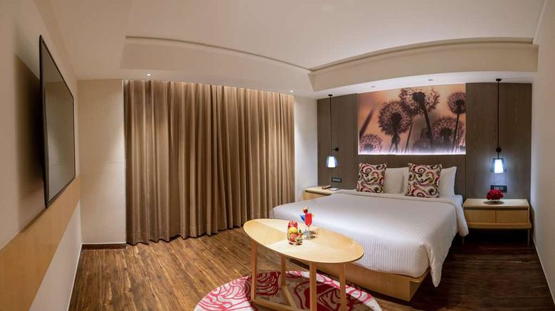 <b>The Gaurs Sarovar Premiere Room</b>. Images powered by <a href="https://iceportal.shijigroup.com/" title="IcePortal" target="_blank">IcePortal</a>.