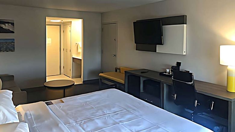 <b>Comfort Inn & Suites Buffalo Airport Room</b>. Images powered by <a href="https://iceportal.shijigroup.com/" title="IcePortal" target="_blank">IcePortal</a>.