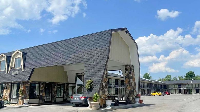 <b>Travelodge by Wyndham Pigeon Forge Exterior</b>. Images powered by <a href="https://iceportal.shijigroup.com/" title="IcePortal" target="_blank">IcePortal</a>.