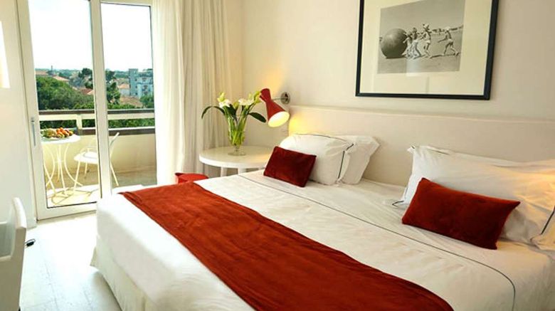 <b>Mondial Resort Suite</b>. Images powered by <a href="https://iceportal.shijigroup.com/" title="IcePortal" target="_blank">IcePortal</a>.