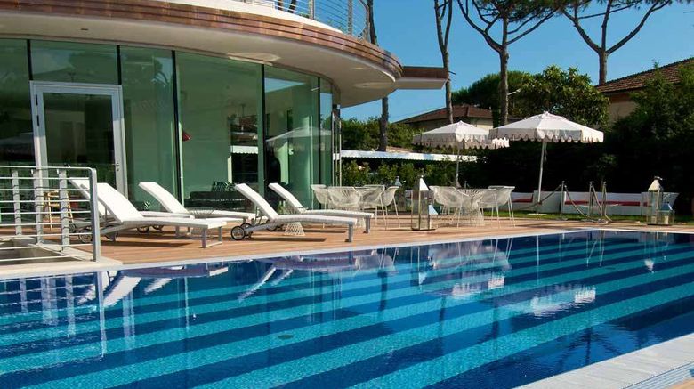 <b>Mondial Resort Pool</b>. Images powered by <a href="https://iceportal.shijigroup.com/" title="IcePortal" target="_blank">IcePortal</a>.