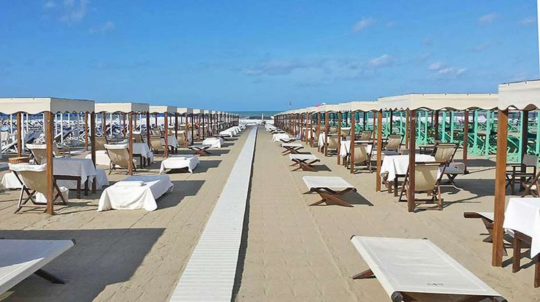 <b>Mondial Resort Beach</b>. Images powered by <a href="https://iceportal.shijigroup.com/" title="IcePortal" target="_blank">IcePortal</a>.