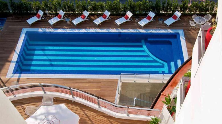 <b>Mondial Resort Pool</b>. Images powered by <a href="https://iceportal.shijigroup.com/" title="IcePortal" target="_blank">IcePortal</a>.