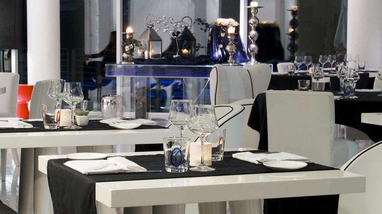 <b>Mondial Resort Restaurant</b>. Images powered by <a href="https://iceportal.shijigroup.com/" title="IcePortal" target="_blank">IcePortal</a>.