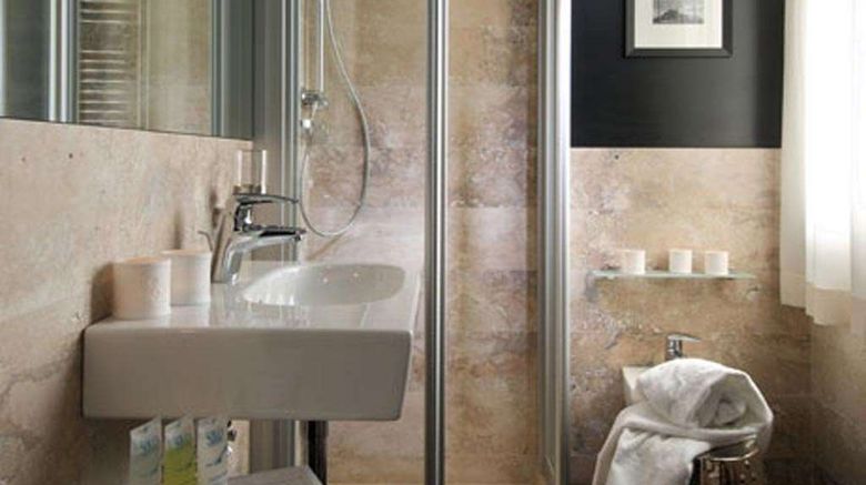 <b>Mondial Resort Room</b>. Images powered by <a href="https://iceportal.shijigroup.com/" title="IcePortal" target="_blank">IcePortal</a>.