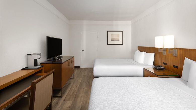 <b>Ramada Suites San Diego SeaWorld Area Suite</b>. Images powered by <a href="https://iceportal.shijigroup.com/" title="IcePortal" target="_blank">IcePortal</a>.