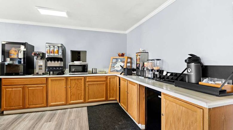 <b>Red Lion Inn & Suites Yakima Restaurant</b>. Images powered by <a href="https://iceportal.shijigroup.com/" title="IcePortal" target="_blank">IcePortal</a>.